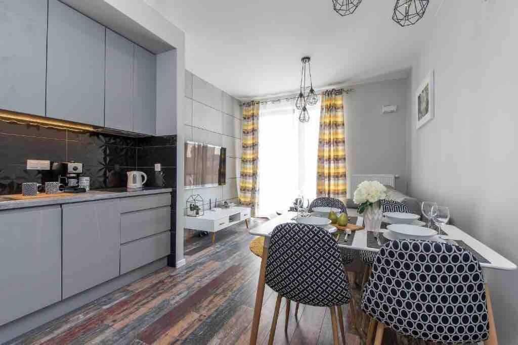Appartement Cybernetyki Business Centre, Chopin Airport, Parking Warschau