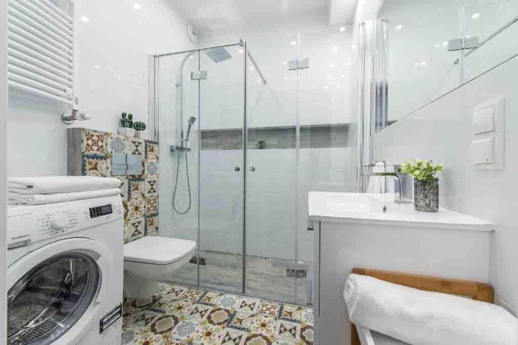 Cybernetyki Business Centre, Chopin Airport, Parking Leilighet *
